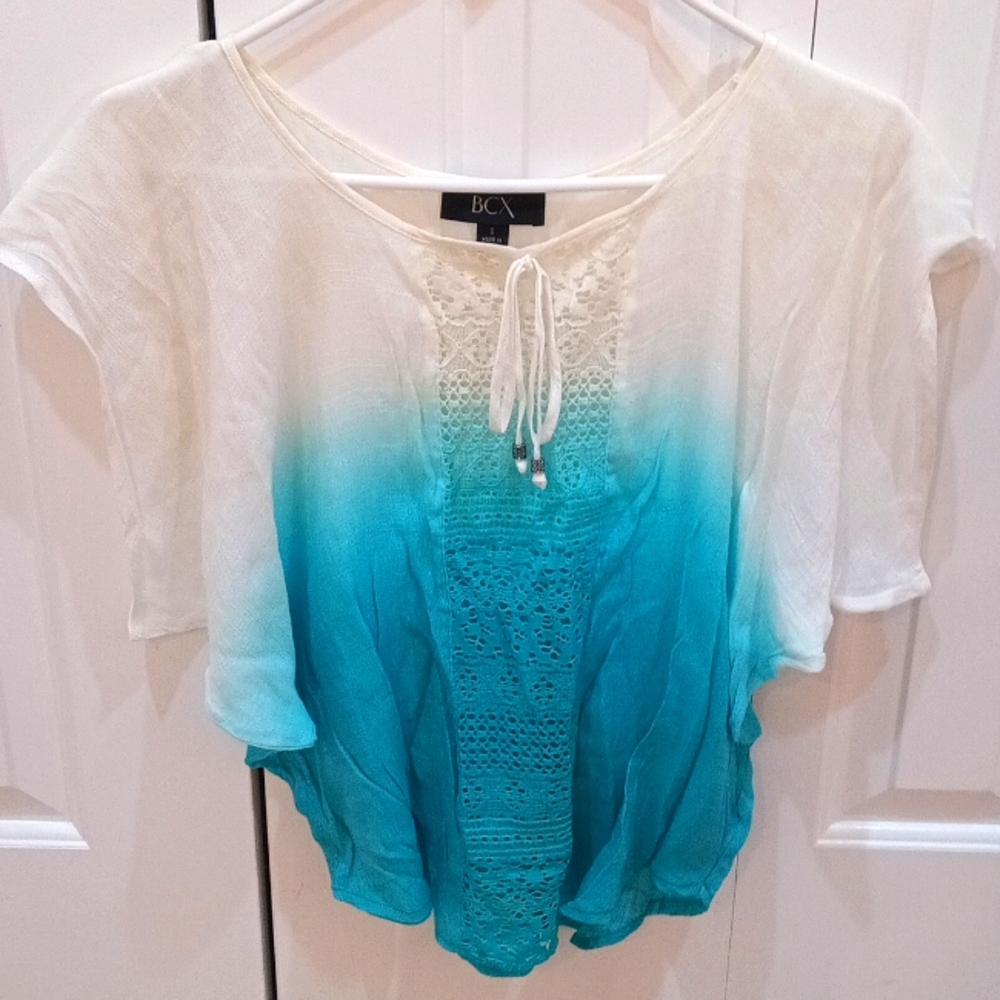 Women's ombre teal and white top